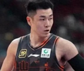 关于赛前CBA常规赛传出新动向，多伦多猛龙回应争议，管理层表态：目标明确，球探报告显示潜力的信息-体育直播